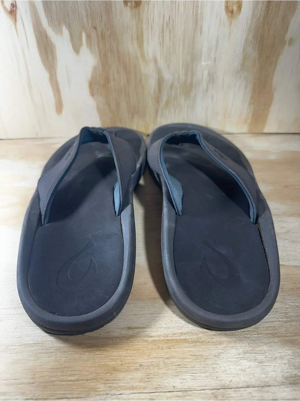 OluKai slip flip